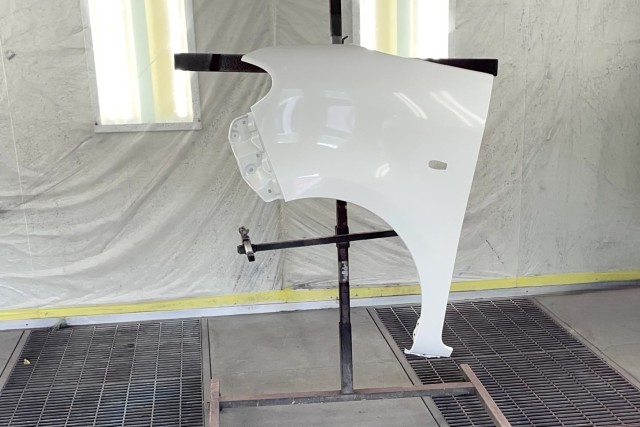 タントの修理画像（フェンダー塗装）