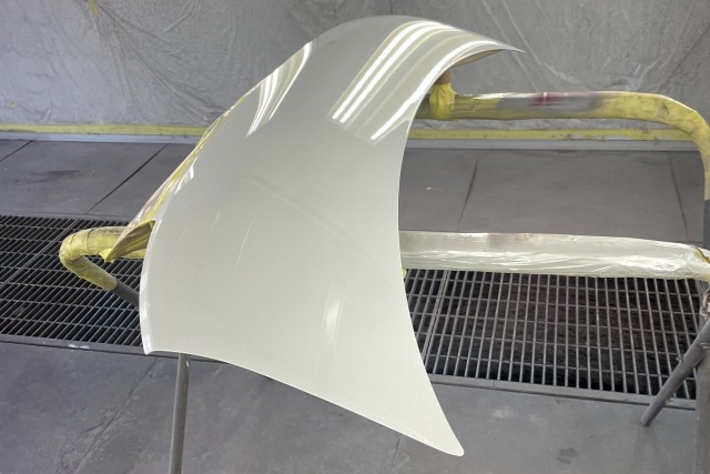 タントの修理画像（ボンネット塗装）